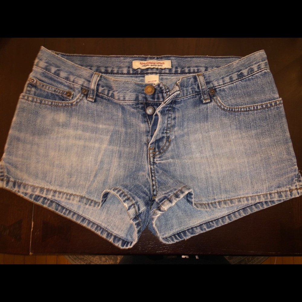 Abercrombie & Fitch Jean Shorts (size 4)